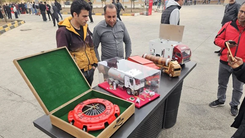 برگزاری مسابقات «هُل‌رو» به مناسبت بیست‌ سالگی آریا دیزل