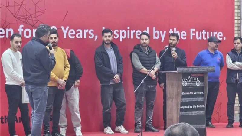 برگزاری مسابقات «هُل‌رو» به مناسبت بیست‌ سالگی آریا دیزل