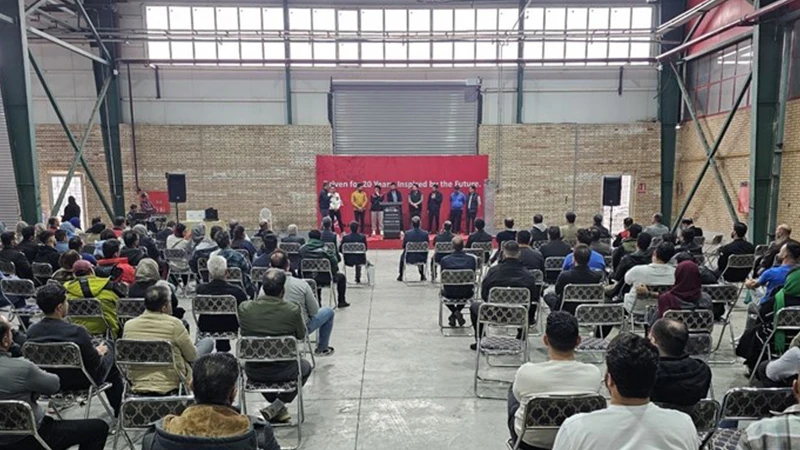 برگزاری مسابقات «هُل‌رو» به مناسبت بیست‌ سالگی آریا دیزل