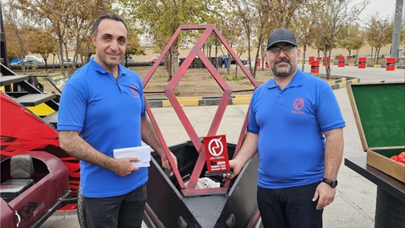 برگزاری مسابقات «هُل‌رو» به مناسبت بیست‌ سالگی آریا دیزل