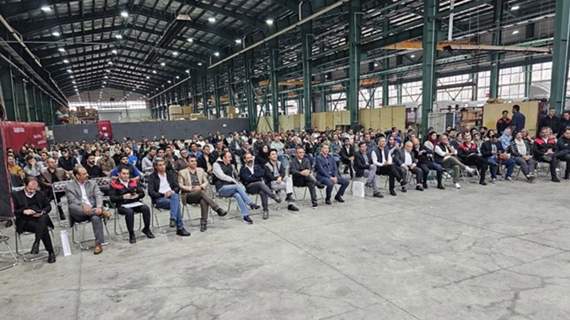 برگزاری مسابقات «هُل‌رو» به مناسبت بیست‌ سالگی آریا دیزل