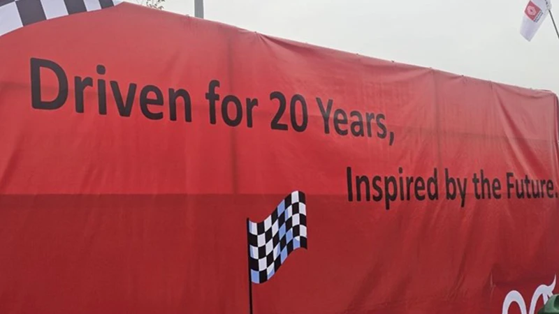 برگزاری مسابقات «هُل‌رو» به مناسبت بیست‌ سالگی آریا دیزل