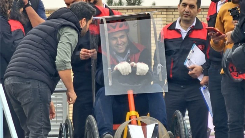 برگزاری مسابقات «هُل‌رو» به مناسبت بیست‌ سالگی آریا دیزل