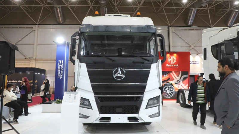 حضور فردا دیزل با کشنده‌های FD و سانی در نمایشگاه خودرو زاهدان