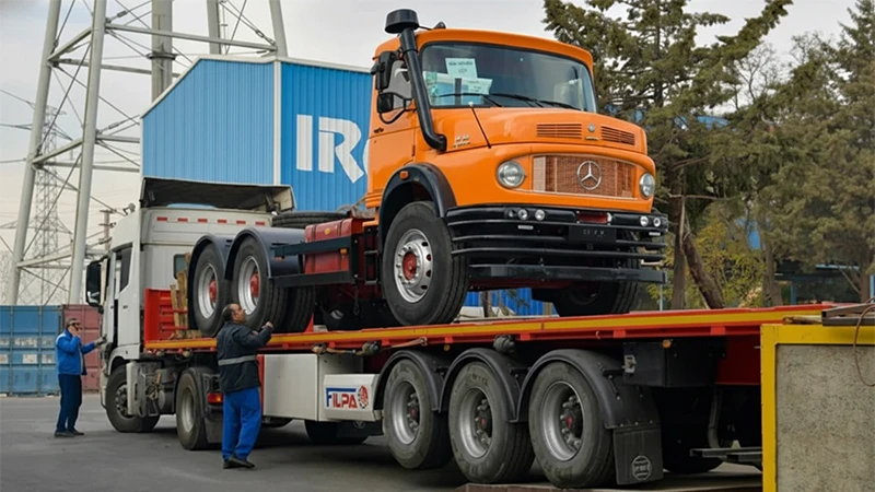 صادرات اولین محموله کامیون واگن‌ هود ایران ‌خودرو دیزل به آفریقا