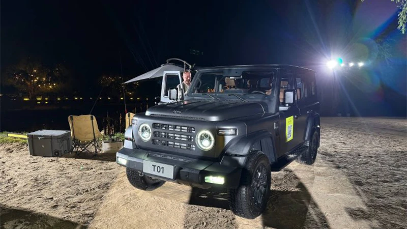 حضور صنایع خودروسازی ایلیا در گردهمایی جهانی برند ۲۱۲ در دبی