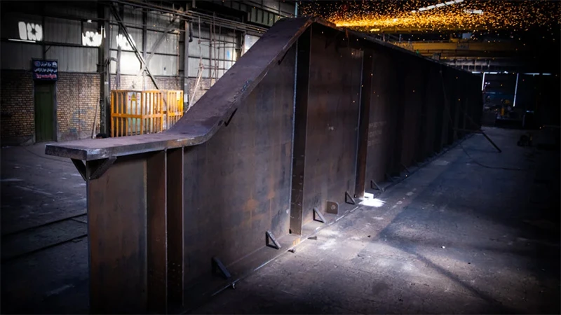 گام مهم شکوفا صنعت پویا در پروژه ساخت تیرکرین‌های سالن ذوب فولاد مبارکه