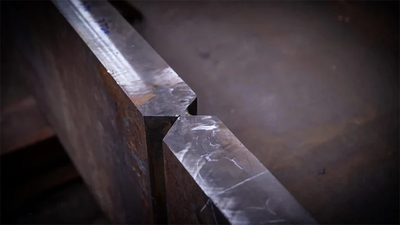 گام مهم شکوفا صنعت پویا در پروژه ساخت تیرکرین‌های سالن ذوب فولاد مبارکه