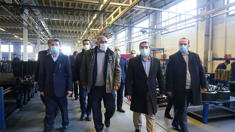 حضور معاون وزیر صمت، استاندار آذربایجان غربی و هیئت همراه در گروه صنعتی مارال تریلر