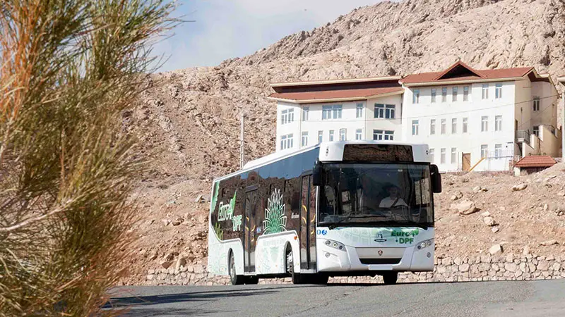 نمای بیرونی اتوبوس شهری اسکانیا آرین سه محور