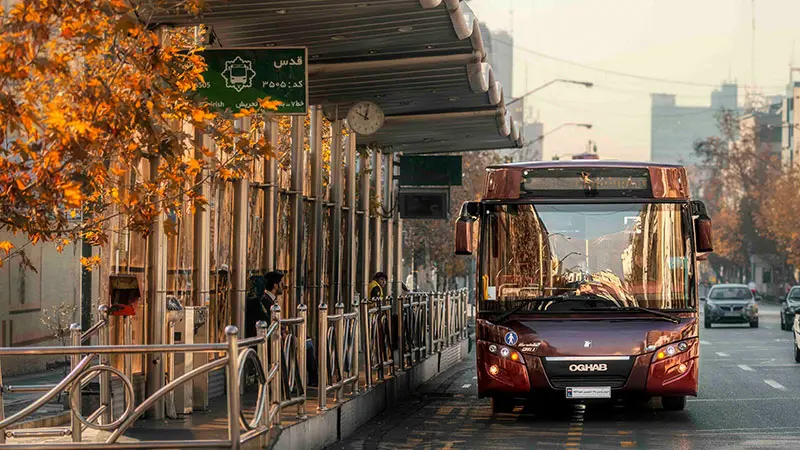 نمای بیرونی اتوبوس شهری پارسین BRT