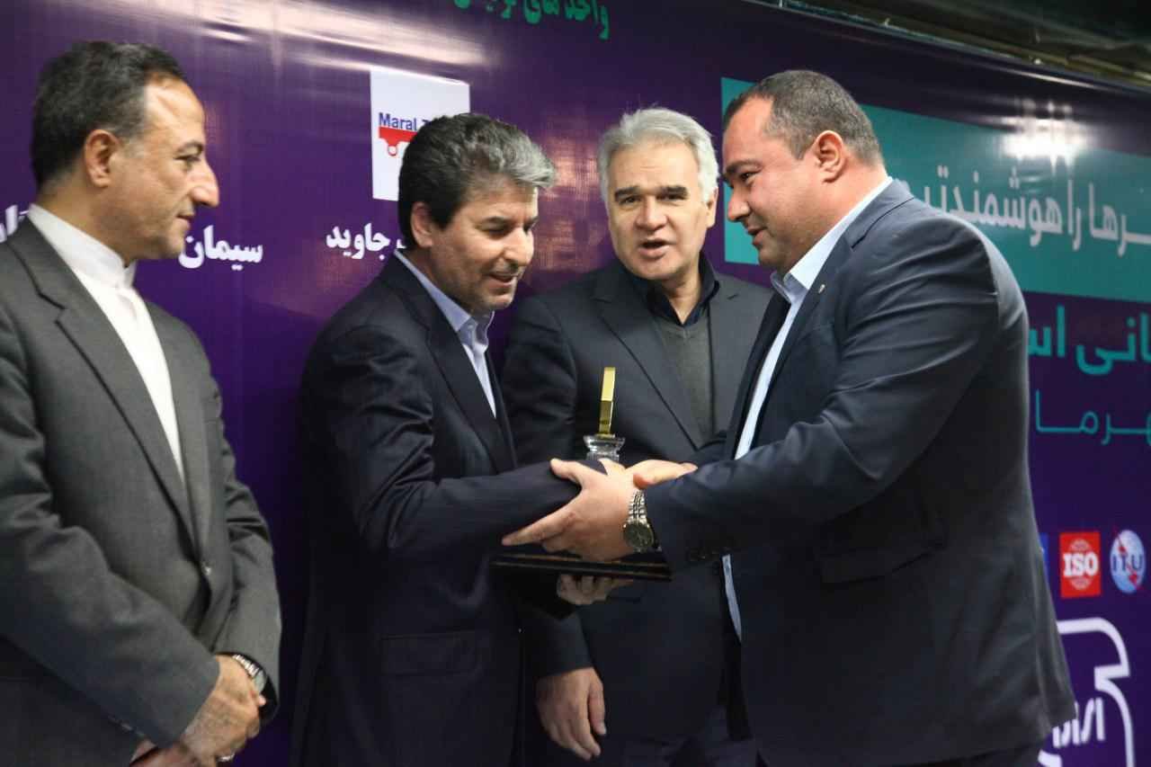 انتخاب اروم تریلر به‌عنوان واحد برتر کیفی سال ۹۶
