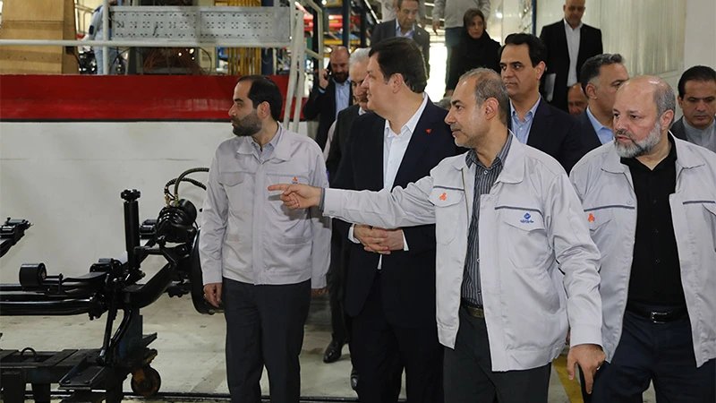 بازدید مدیرعامل بانک ملت از سایپا‌دیزل برای توسعه خودروهای تجاری