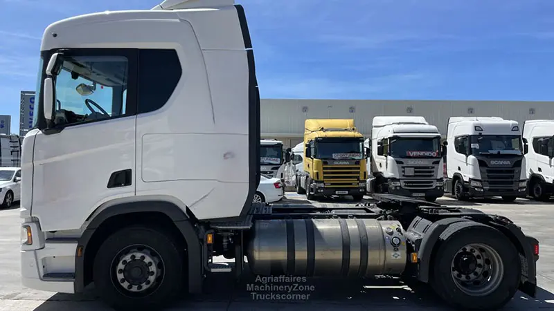 نمای کناری کامیون SCANIA Gas truck