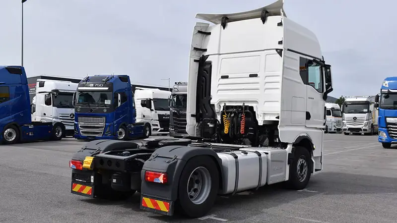 نمای عقب کشنده TGX 18.510 مان