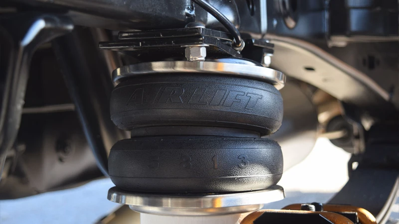 سیستم تعلیق بادی (Air Suspension)
