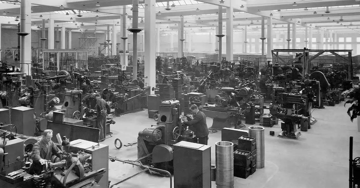 ۱۹۱۲ تا ۱۹۴۵: نوآوری در میان آتش جنگ‌ها