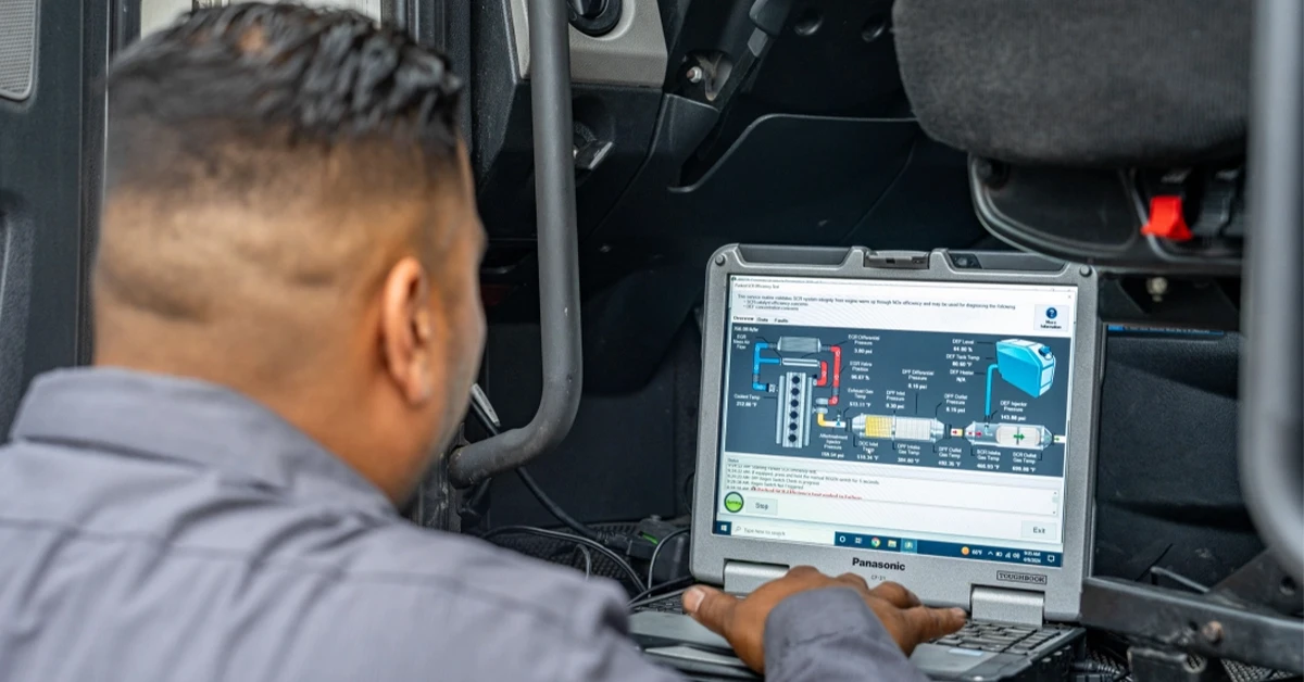 بررسی داده‌های لحظه‌ای (Live Data)؛ قطعی کردن تشخیص قبل از تعمیر