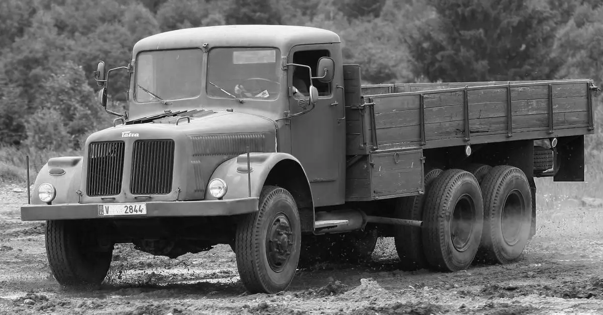 جنگ جهانی دوم و بازسازی‌های پس از آن؛ تولد اسطوره‌ای به نام Tatra 111