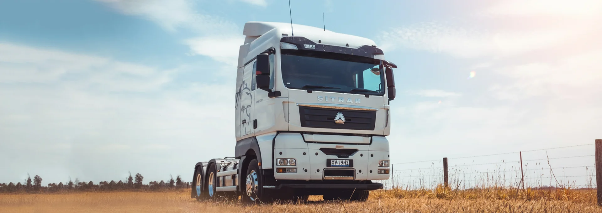 خرید کامیون کشنده هوو سینوتراک