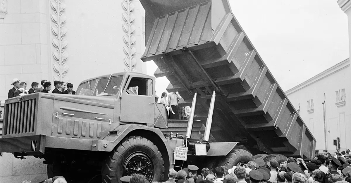 دهه‌ی ۱۹۵۰؛ تولید دامپرهای سنگین و افتخار جهانی در بروکسل