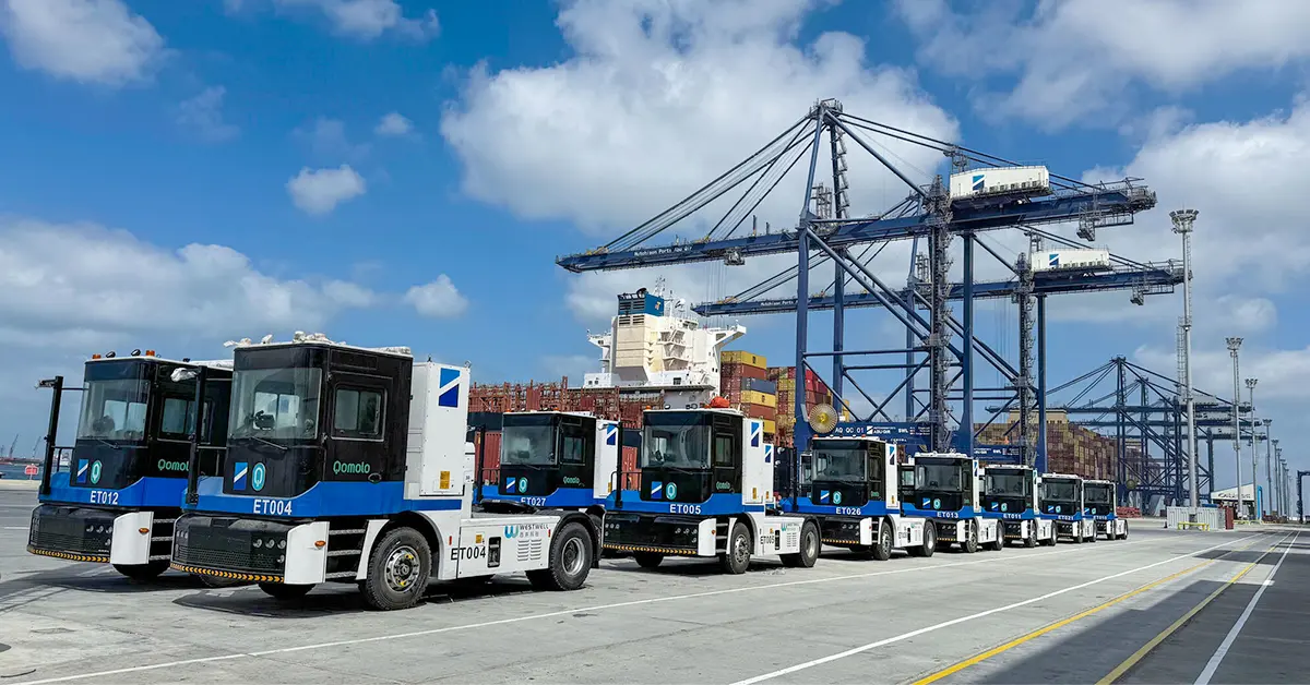 آغاز همکاری عمان و وست‌وِل با استقرار ۱۵ کامیون برقی در بندر هاچینسون صحار