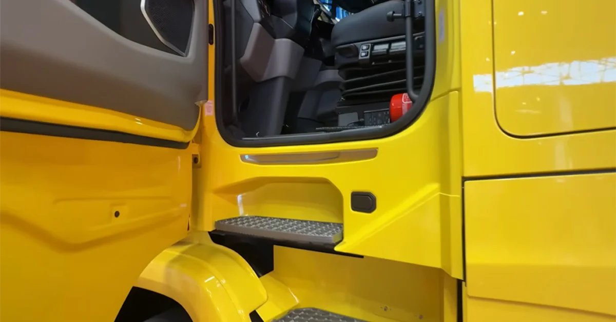 رونمایی اسکانیا از کشنده دماغدار T770 در نمایشگاه Solutrans 2025 