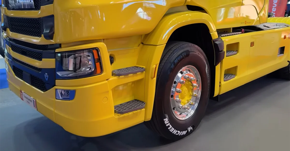 رونمایی اسکانیا از کشنده دماغدار T770 در نمایشگاه Solutrans 2025 