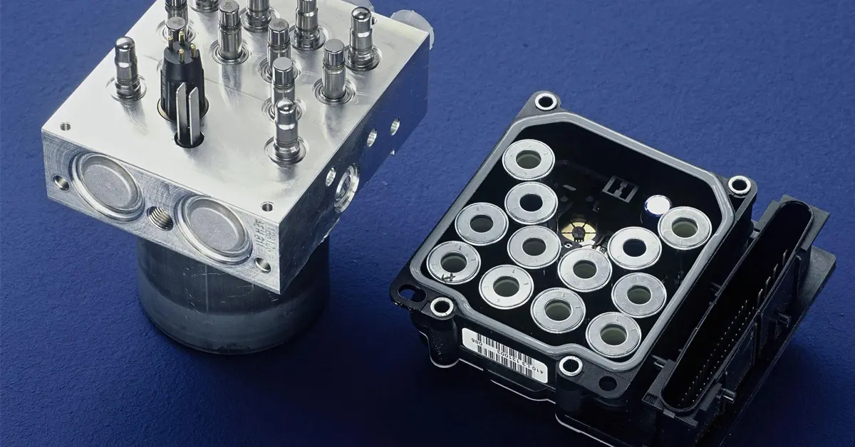 سیستم ABS؛ پدربزرگ ایمنی جاده‌ها