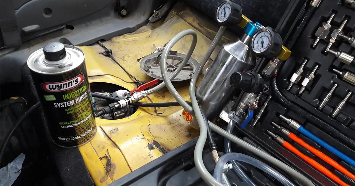 شست‌وشوی سیستم سوخت با مواد افزودنی چگونه عمل می‌کند؟