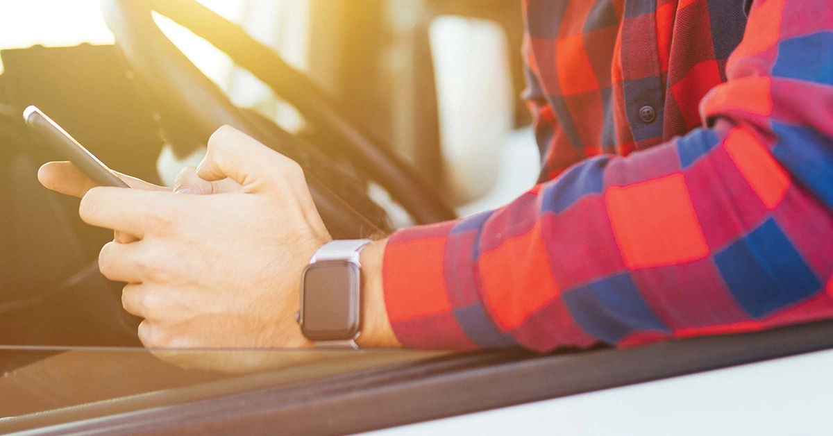 فرمان در دست تکنولوژی؛ همزیستی هوشمندانه یا تسلیم دیجیتال؟