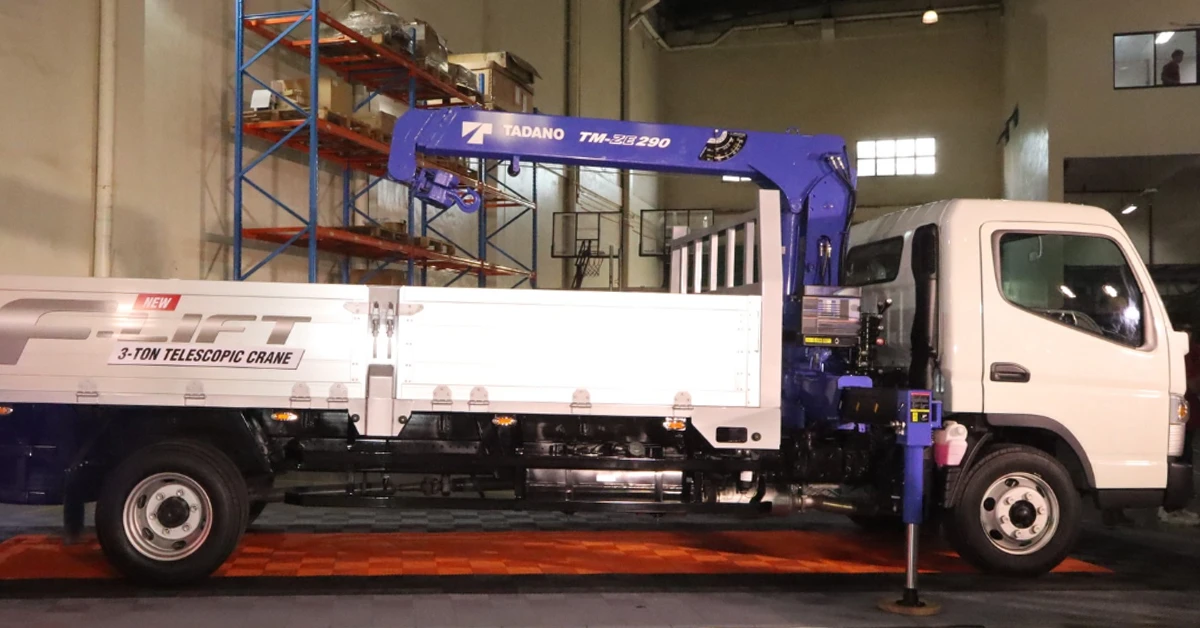 فوسو از ون یخچال‌دار F-resh و کامیون جرثقیل F-lift رونمایی کرد 