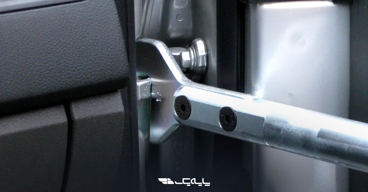 رگلاژ لولاها؛ رفع افتادگی درب